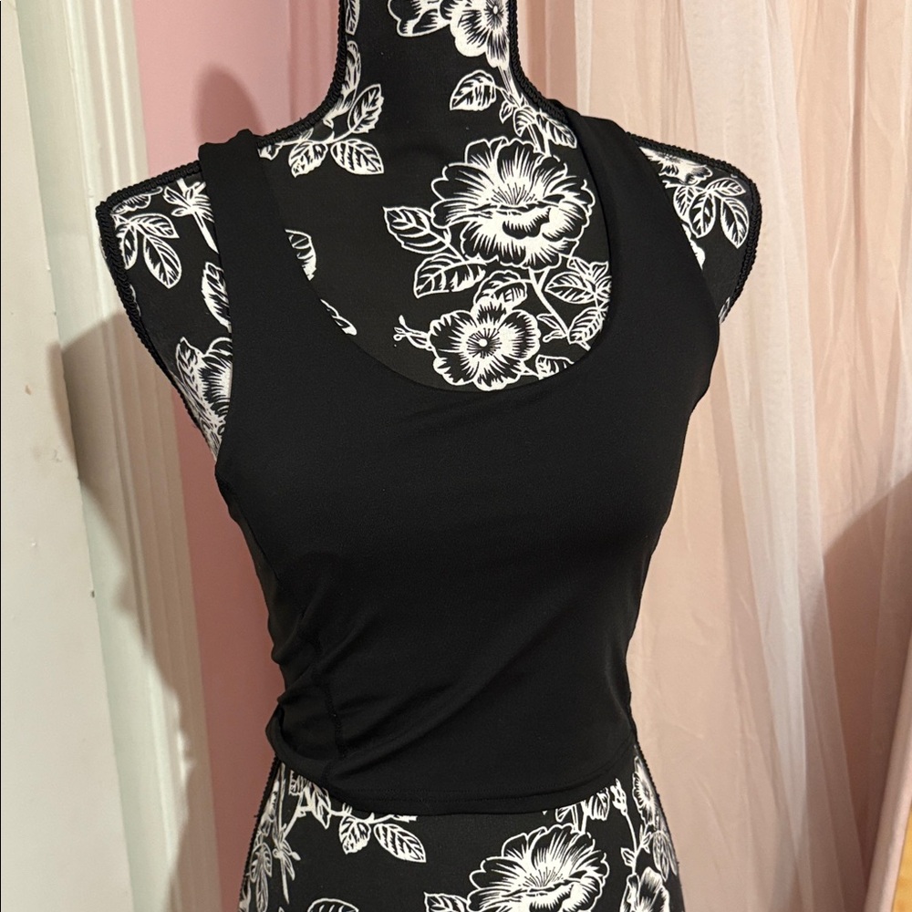 SHEIN Black Sleeveless Tank Top
